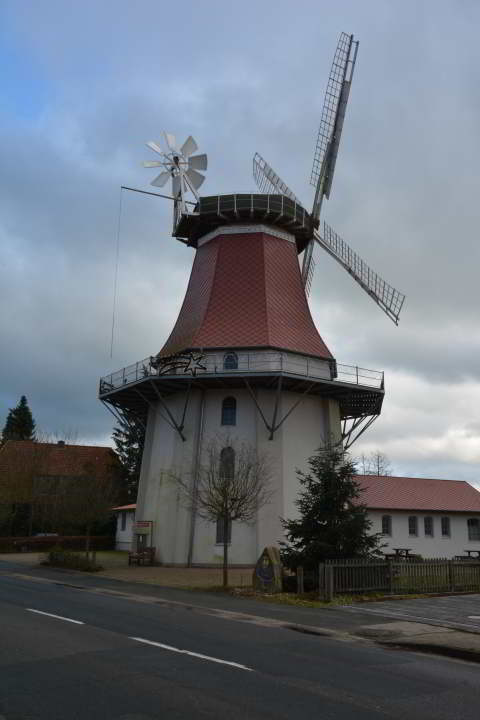 Windmühle Emtinghausen an der Niedersächsischen Mühlenstraße